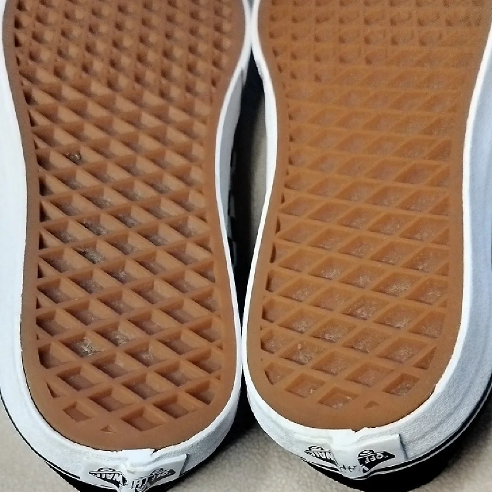 Vans Black and White Old Skool Sneakers_7
